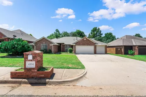 4104 Devon Dr, Edmond, OK 73034 photo 3