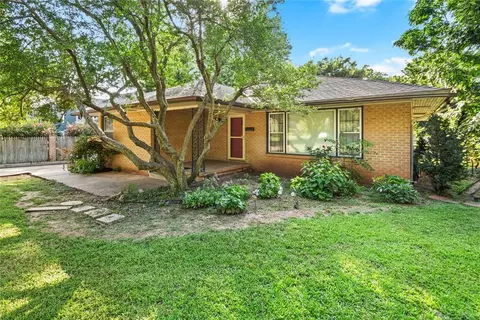 104 Elmwood Ave, Ponca City, OK 74601