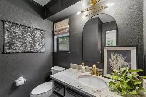 Bath - 3822 Marked Tree Dr, Edmond, OK 73013 photo 4 of 5