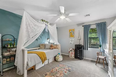 Bedroom - 3822 Marked Tree Dr, Edmond, OK 73013 photo 5 of 6