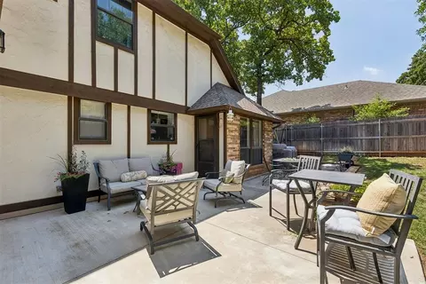 Exterior - 3822 Marked Tree Dr, Edmond, OK 73013 photo 5 of 8