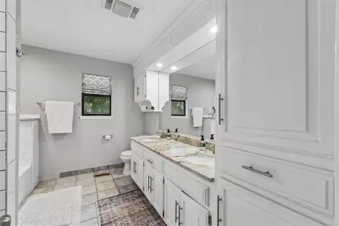 Bath - 3822 Marked Tree Dr, Edmond, OK 73013 photo 1 of 5