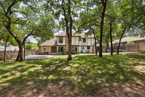Exterior - 3822 Marked Tree Dr, Edmond, OK 73013 photo 7 of 8