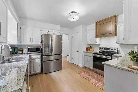 Kitchen - 3822 Marked Tree Dr, Edmond, OK 73013 photo 1 of 2