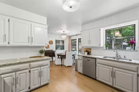 Kitchen - 3822 Marked Tree Dr, Edmond, OK 73013 photo 2 of 2