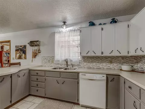 Kitchen - 16767 Blanton View Ave, Wayne, OK 73095 photo 1 of 4