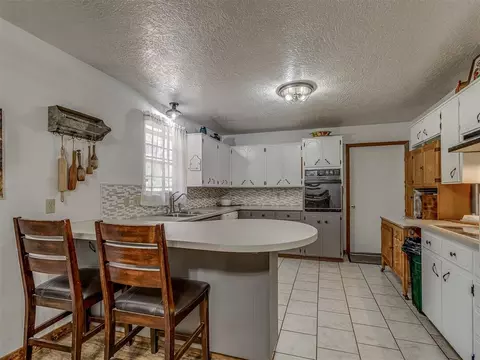 Kitchen - 16767 Blanton View Ave, Wayne, OK 73095 photo 2 of 4