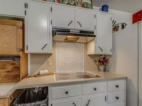 Kitchen - 16767 Blanton View Ave, Wayne, OK 73095 photo 3 of 4