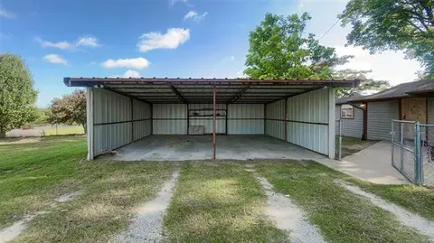Undisclosed, Ada, OK 74820 photo 38