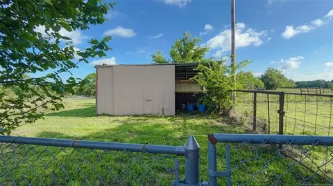 Undisclosed, Ada, OK 74820 photo 40