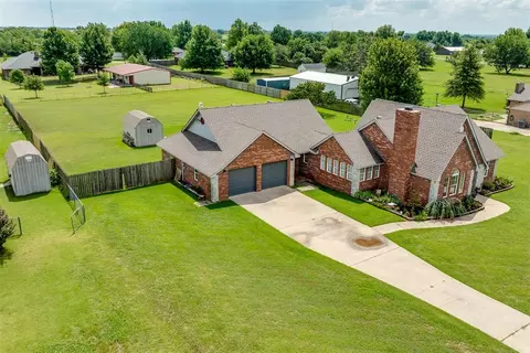 4100 S Bluebird St, El Reno, OK 73036