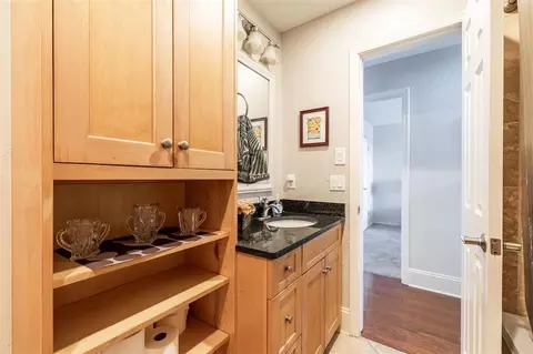 Bath - 405 E Timberwind Rd, Edmond, OK 73034 photo 5 of 5