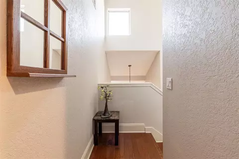 Entry Way - 405 E Timberwind Rd, Edmond, OK 73034 photo 3 of 3