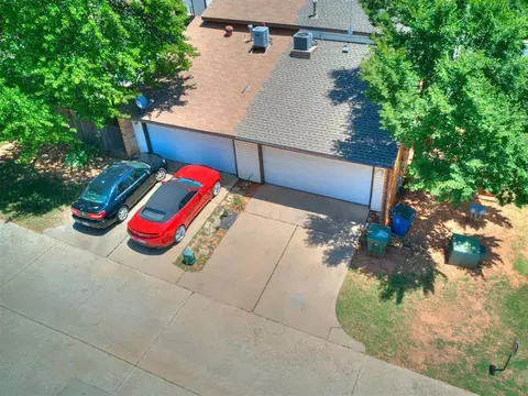 View/Area - 405 E Timberwind Rd, Edmond, OK 73034 photo 1 of 3