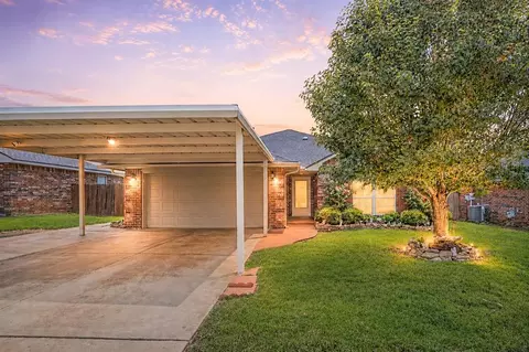 2332 Fruitful Dr, Midwest City, OK 73130