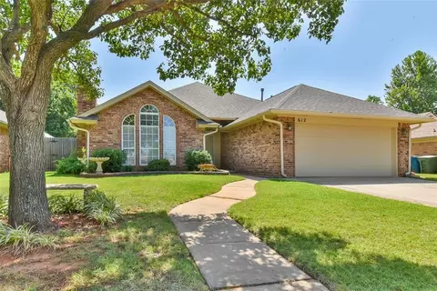 612 Fox Hunt Ln, Edmond, OK 73003
