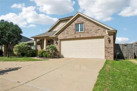 Exterior - 18305 Bodegon Rd, Edmond, OK 73012 photo 2 of 5