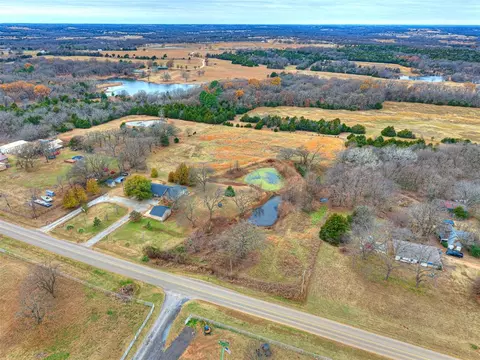 104475 S 3520 Rd, Prague, OK 74864
