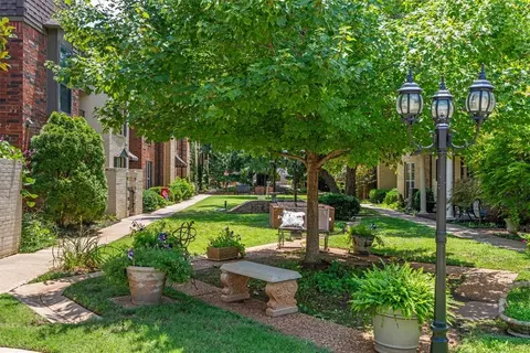 7811 Old Hickory Ln, Oklahoma City, OK 73116