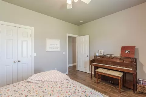 Bedroom - 4721 SE 34th St, Moore, OK 73165 photo 4 of 7