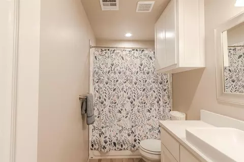 Bath - 4721 SE 34th St, Moore, OK 73165 photo 5 of 5