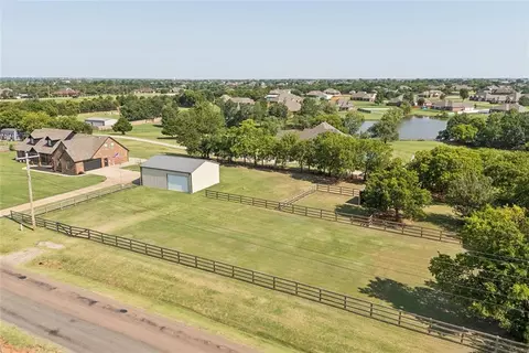 View/Area - 4721 SE 34th St, Moore, OK 73165 photo 2 of 7