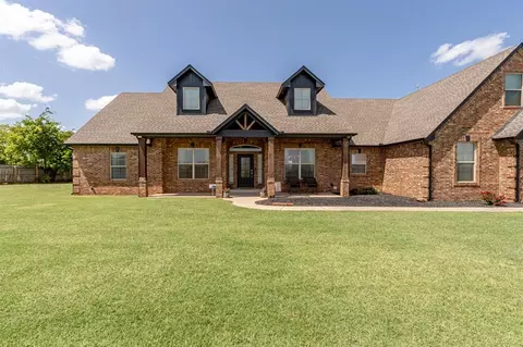 Exterior - 4721 SE 34th St, Moore, OK 73165 photo 3 of 3