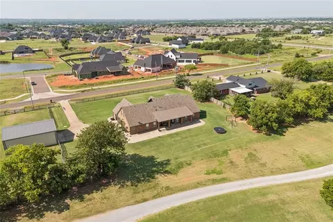 View/Area - 4721 SE 34th St, Moore, OK 73165 photo 4 of 7