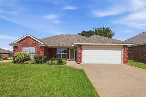 724 Eastview Ct, Yukon, OK 73099