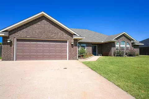 Exterior - 2819 Deer Run, Altus, OK 73521 photo 4 of 10
