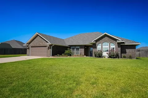 Exterior - 2819 Deer Run, Altus, OK 73521 photo 2 of 10
