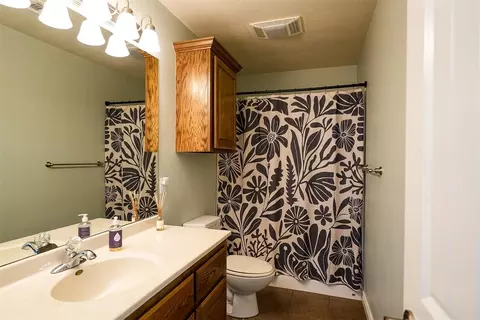 Bath - 2819 Deer Run, Altus, OK 73521 photo 7 of 7
