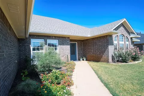 Exterior - 2819 Deer Run, Altus, OK 73521 photo 5 of 10