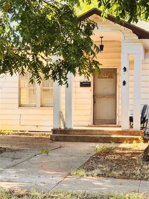 919 W 2nd St, Elk City, OK 73644