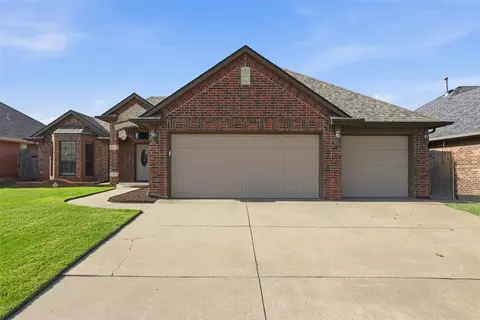 10636 NW 40th St, Yukon, OK 73099