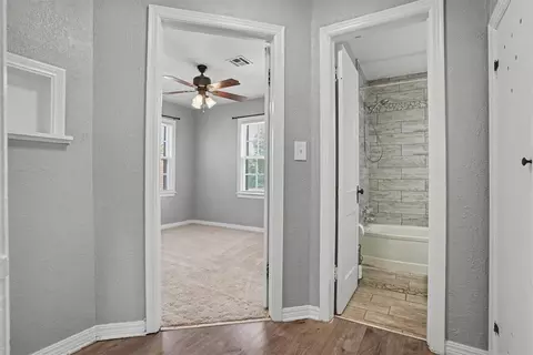 Entry Way - 1016 E Liveoak St, Altus, OK 73521 photo 4 of 4