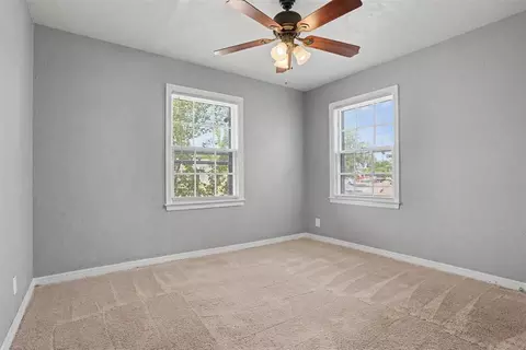 Bedroom - 1016 E Liveoak St, Altus, OK 73521 photo 1 of 4