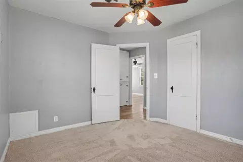 Bedroom - 1016 E Liveoak St, Altus, OK 73521 photo 4 of 4