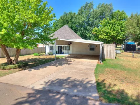 Other - 305 SE 1st St, Tuttle, OK 73089 photo 12 of 13