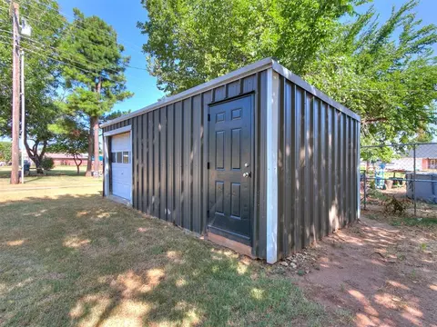 Other - 305 SE 1st St, Tuttle, OK 73089 photo 7 of 13