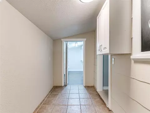 Entry Way - 305 SE 1st St, Tuttle, OK 73089 photo 3 of 3