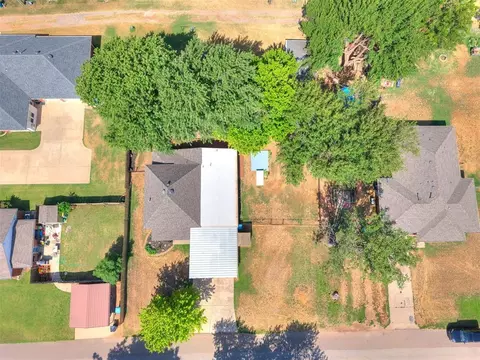 View/Area - 305 SE 1st St, Tuttle, OK 73089 photo 1 of 1