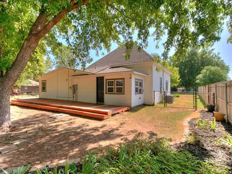 Exterior - 305 SE 1st St, Tuttle, OK 73089 photo 5 of 12