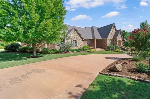 Exterior - 6508 Hackberry Trl, Edmond, OK 73034 photo 2 of 8