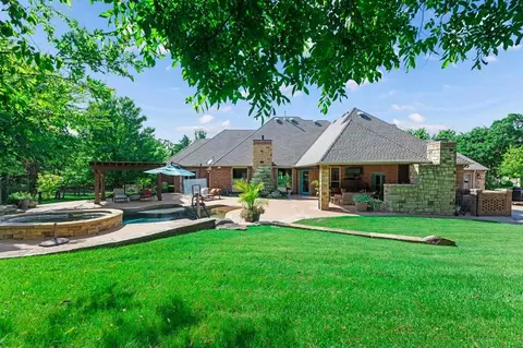 Exterior - 6508 Hackberry Trl, Edmond, OK 73034 photo 5 of 8