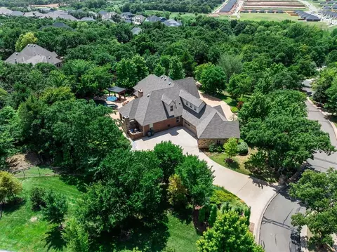 View/Area - 6508 Hackberry Trl, Edmond, OK 73034 photo 2 of 2