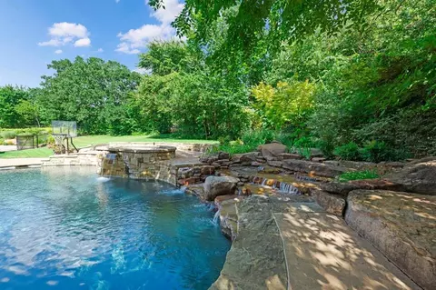Exterior - 6508 Hackberry Trl, Edmond, OK 73034 photo 6 of 8