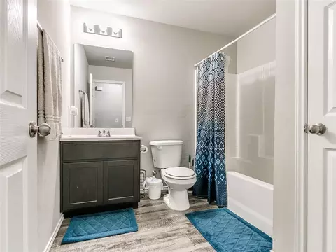 Bath - 5312 Nicole Dr, Tuttle, OK 73089 photo 1 of 7