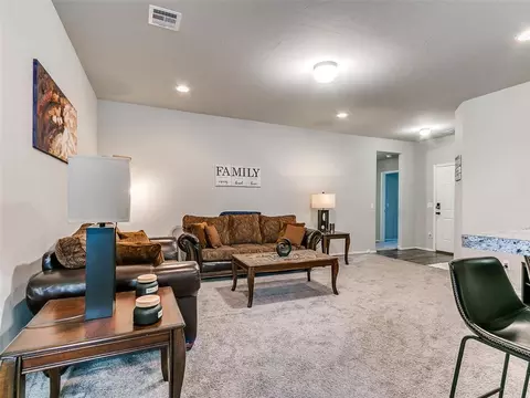 Living - 5312 Nicole Dr, Tuttle, OK 73089 photo 6 of 7