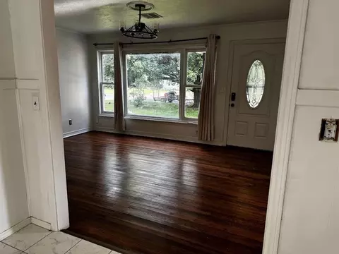 Living - 111 E Dale St, Norman, OK 73069 photo 3 of 3